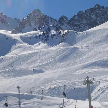 5 Pers Avec Balcon, Au Pied Des Pistes De 1800, Proche Commerces Et Thermal - Fr-1-404-2 La Mongie