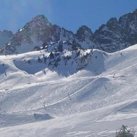 5 Pers Avec Balcon, Au Pied Des Pistes De 1800, Proche Commerces Et Thermal - Fr-1-404-2 *