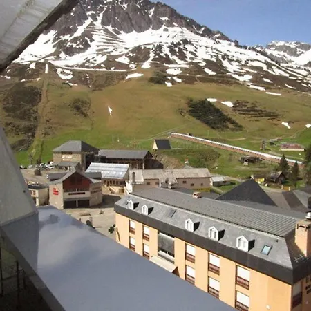 5 Pers Avec Balcon, Au Pied Des Pistes De 1800, Proche Commerces Et Thermal - Fr-1-404-2 * La Mongie