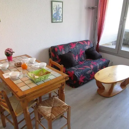 5 Pers Avec Balcon, Au Pied Des Pistes De 1800, Proche Commerces Et Thermal - Fr-1-404-2 Apartment *